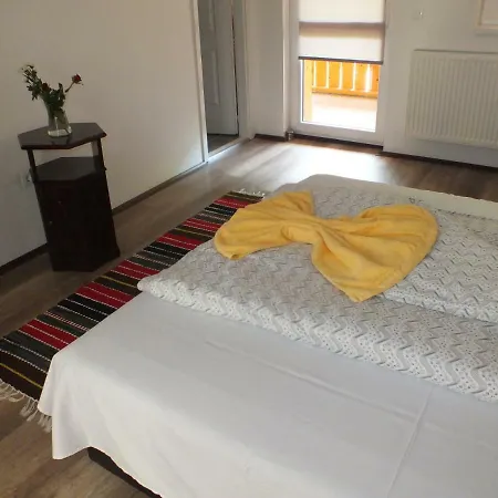 Huta-volgye Vendeghaz Pensionat *